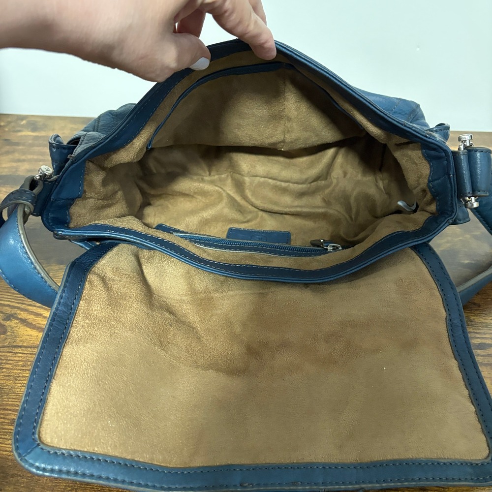 Liz Claiborne Slouchy Shoulder Bag Blue Soft Pebbled Leather Vintage Y2K - Picture 6 of 16